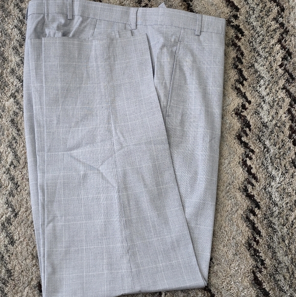 Michael Kors Men's Classic Dress Pants 42x32 White Blue Plaid NWT $95 MSRP - Picture 5 of 6